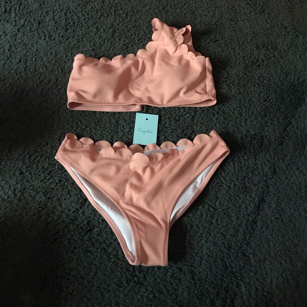 Cupshe Scalloped Bikini